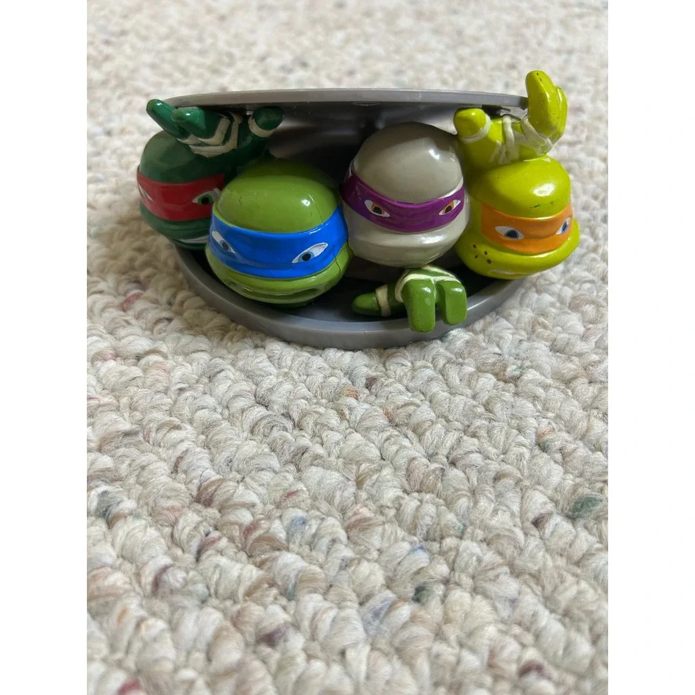 Teenage Mutant Ninja Turtles TMNT Manhole Cover Cake Topper DecoPac 2013 Figure
